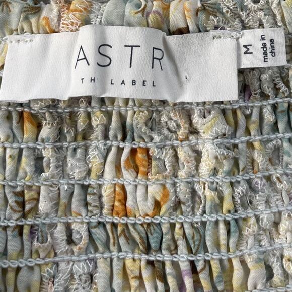 ASTR The Label Midsummer Eyelet Tiered Maxi Dress Size Medium - Picture 7 of 7